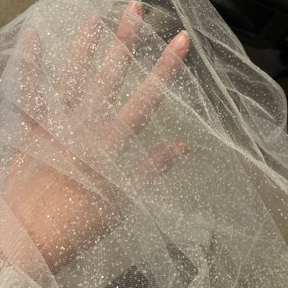 SPARKLY TULLE VEIL - FLOOR / WALTZ - Picture 2 of 2